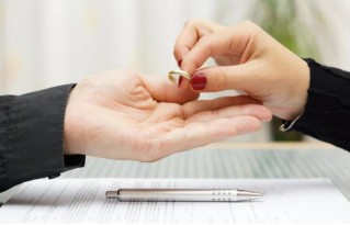 Bảng giá dịch vụ ly hôn mới nhất bạn cần biết