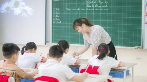 Lương giáo viên hợp đồng nếu trúng tuyển viên chức?