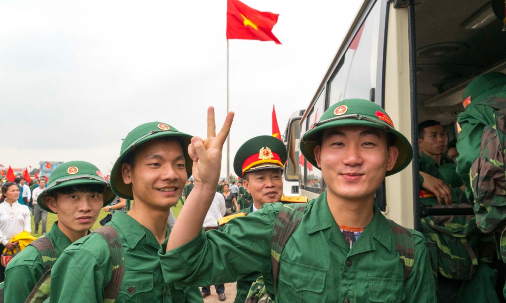 Hai anh em thì có phải đi nghĩa vụ quân sự cùng lúc không ?