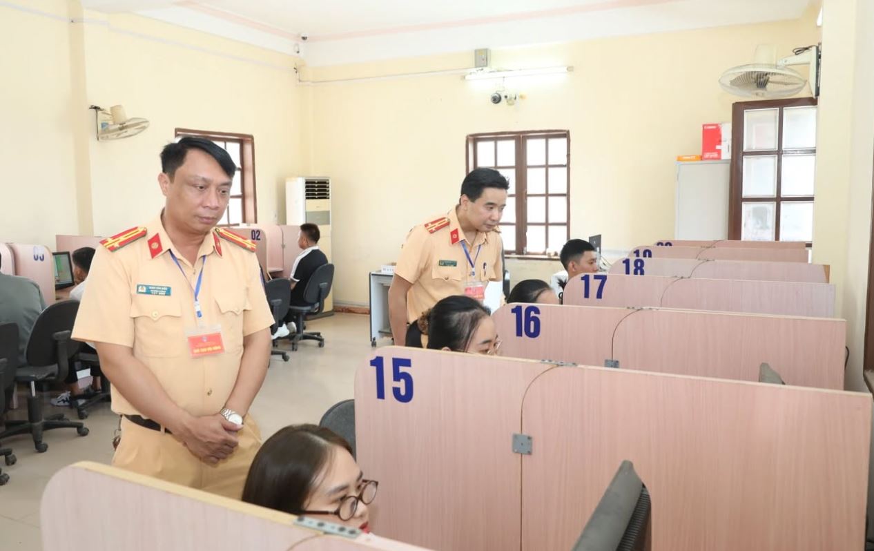 Từ ngày 1/9, tất cả kỳ thi sát hạch lái xe sẽ áp dụng bộ đề 600 câu hỏi của CSGT